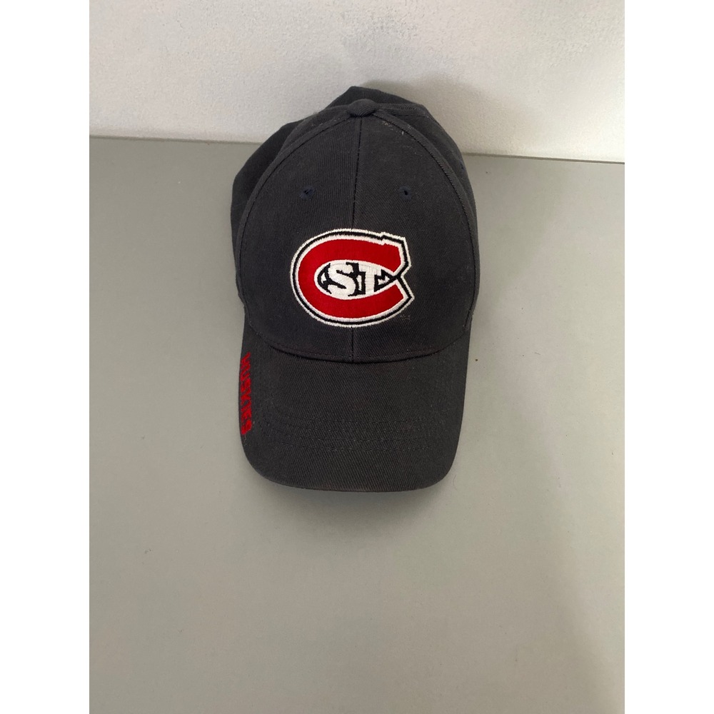 Russell Athletic Huskies Baseball Cap Black Red Embroidered Logo Flex‎ Fit